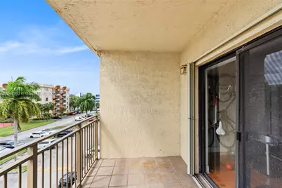 9340 Fontainebleau Blvd #W411, Miami, FL 33172 - Photo 27