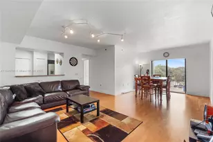 9340 Fontainebleau Blvd, Miami, FL 33172 - Photo 5