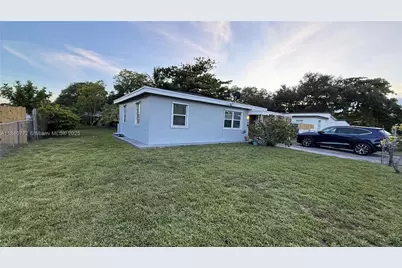 24 Miami Gardens Rd, West Park, FL 33023 - Photo 7