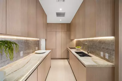 501 West Ave #PH4701, Miami Beach, FL 33139 - Photo 9