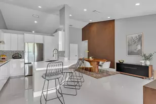 933 Falling Water Rd, Weston, FL 33326 - Photo 13