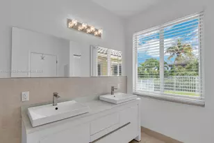 933 Falling Water Rd, Weston, FL 33326 - Photo 29
