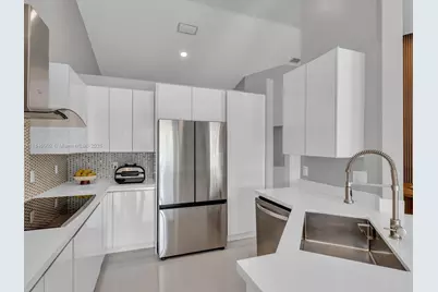 933 Falling Water Rd, Weston, FL 33326 - Photo 23