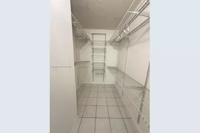 422 NE 210  Cir Ter #103-1, Miami, FL 33179 - Photo 7