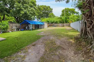 1745 NW 49th St, Miami, FL 33142 - Photo 5