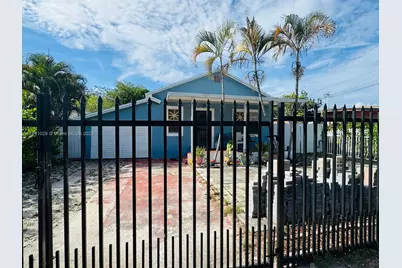 861 NW 112th St, Miami, FL 33168 - Photo 1