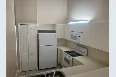 1666 SE 27th Ct #208, Homestead, FL 33035 - Photo 5