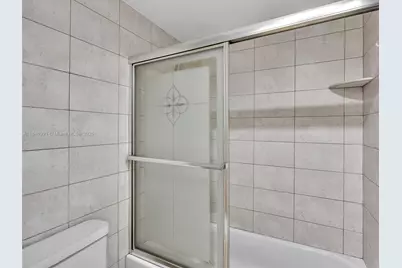 19200 NE 25th Ave #323C, Miami, FL 33180 - Photo 29