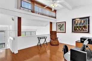 19200 NE 25th Ave, Miami, FL 33180 - Photo 39