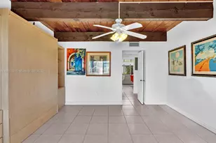 19200 NE 25th Ave, Miami, FL 33180 - Photo 31