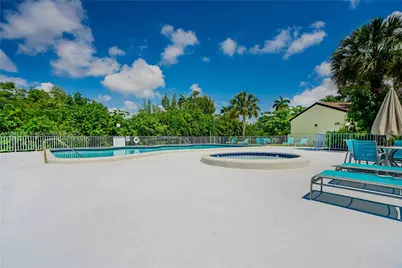 19200 NE 25th Ave #323C, Miami, FL 33180 - Photo 51