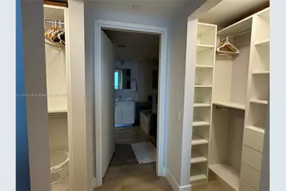 1300 Brickell Bay Dr #1808, Miami, FL 33131 - Photo 13