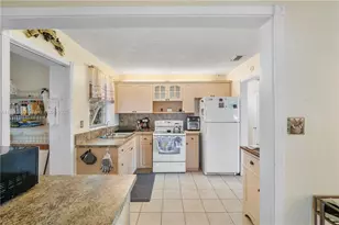 7104 NW 71st Ave, Tamarac, FL 33321 - Photo 9