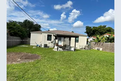 80 Carlisle Dr, Miami Springs, FL 33166 - Photo 9