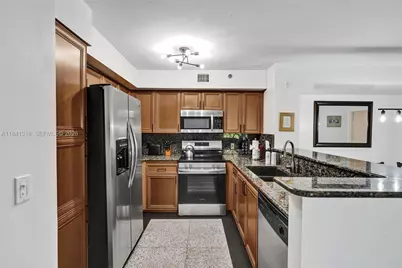 19701 E Country Club Dr #5306, Aventura, FL 33180 - Photo 13