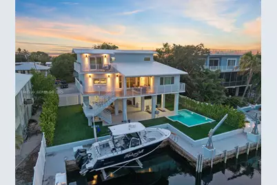 215 Wildwood Cir, Key Largo, FL 33037 - Photo 1