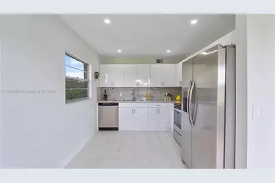13450 SW 3rd St #401D, Pembroke Pines, FL 33027 - Photo 9