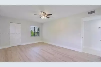13450 SW 3rd St #401D, Pembroke Pines, FL 33027 - Photo 11