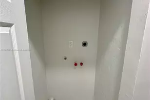 1130 SW 47th Ave, Plantation, FL 33317 - Photo 9