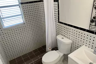 15600 NE 6th Ave, Miami, FL 33162 - Photo 9