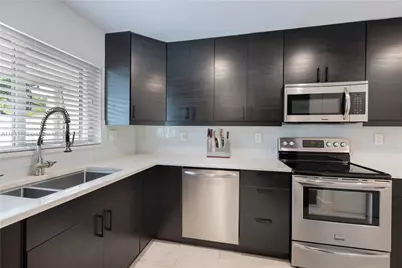 8225 SW 81st Ct, Miami, FL 33143 - Photo 3