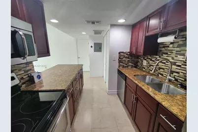 616 Executive Center Dr #107, West Palm Beach, FL 33401 - Photo 15