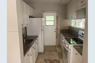 1450 N 64th Ave, Hollywood, FL 33024 - Photo 9