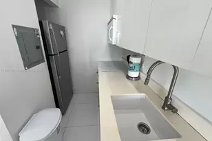 100 Lincoln Rd, Miami Beach, FL 33139 - Photo 15