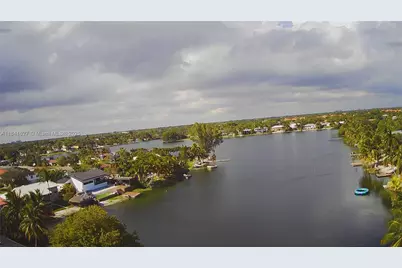 8121 SW 205th St, Cutler Bay, FL 33189 - Photo 33