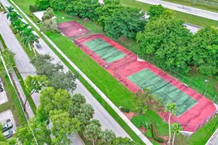 7858 Dixie Beach Cir, Tamarac, FL 33321 - Photo 5