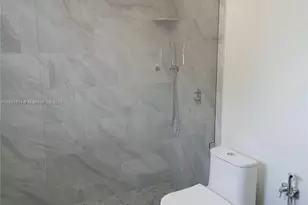 7467 NW 169th Ln, Hialeah, FL 33015 - Photo 9