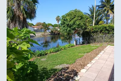 7467 NW 169th Ln, Hialeah, FL 33015 - Photo 21