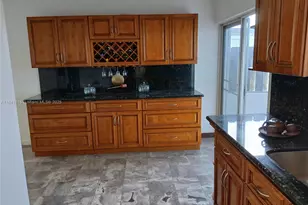 7467 NW 169th Ln, Hialeah, FL 33015 - Photo 15