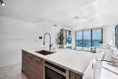 650 NE 32nd St #2101, Miami, FL 33137 - Photo 17