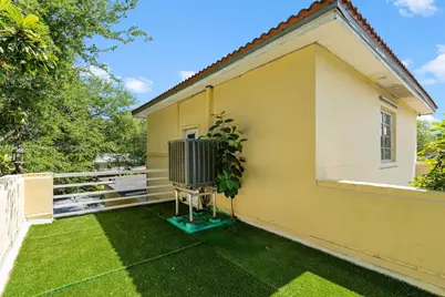 10401 NE 2nd Ave, Miami Shores, FL 33138 - Photo 33