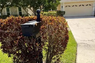 10126 Crosswind Rd, Boca Raton, FL 33498 - Photo 9