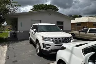 851 SW 9th St, Hallandale Beach, FL 33009 - Photo 9