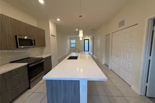 8005 NW 104th Ave, Doral, FL 33178 - Photo 9