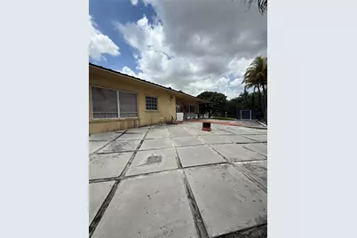 747 W 78th St, Hialeah, FL 33014 - Photo 35