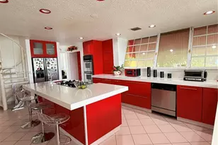 747 W 78th St, Hialeah, FL 33014 - Photo 9