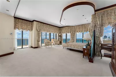 5757 Collins Ave #PH-4, Miami Beach, FL 33140 - Photo 17