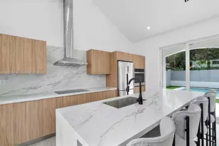 58 NE 45th St, Miami, FL 33137 - Photo 45