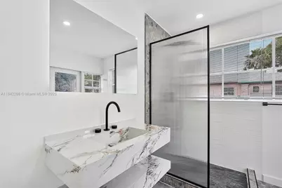 58 NE 45th St #0, Miami, FL 33137 - Photo 53
