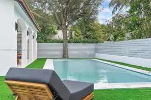 58 NE 45th St, Miami, FL 33137 - Photo 21