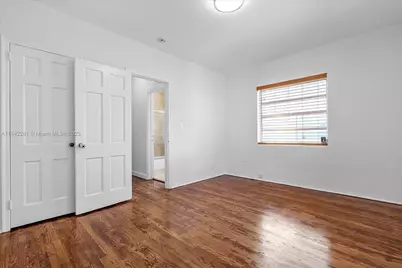 8826 Emerson Ave, Surfside, FL 33154 - Photo 17