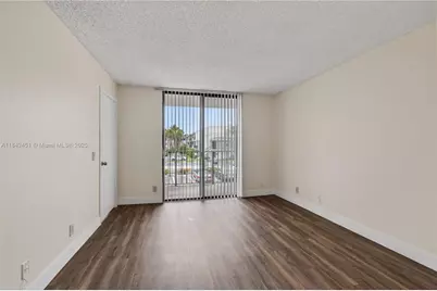 [Address not provided], West Palm Beach, FL 33401 - Photo 27
