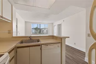 [Address not provided], West Palm Beach, FL 33401 - Photo 21