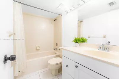 110 Lake Emerald Dr #403, Oakland Park, FL 33309 - Photo 19