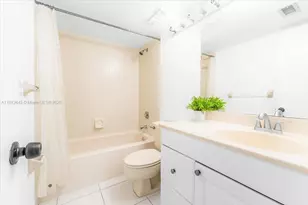 110 Lake Emerald Dr, Oakland Park, FL 33309 - Photo 19