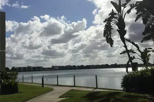 110 Lake Emerald Dr, Oakland Park, FL 33309 - Photo 25